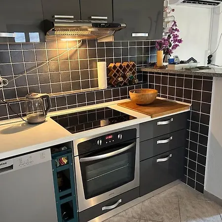 Apartament With A View Mimice