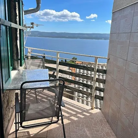 アパート With A View