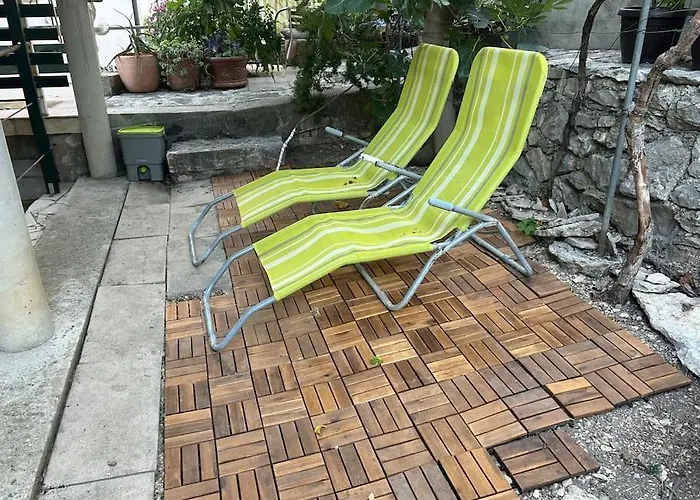 Apartment With A View *