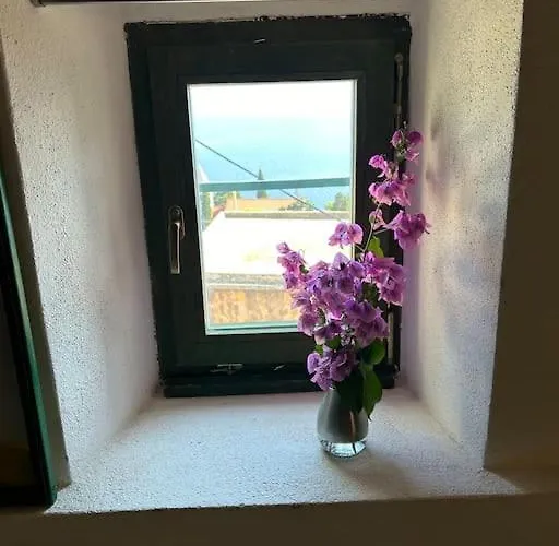 With A View Apartment Mimice