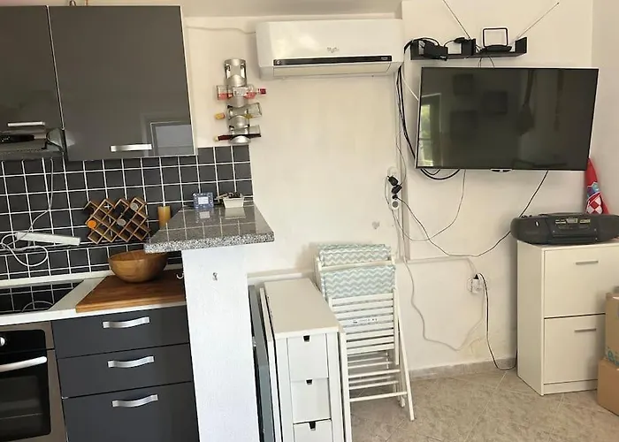 Apartment With A View *